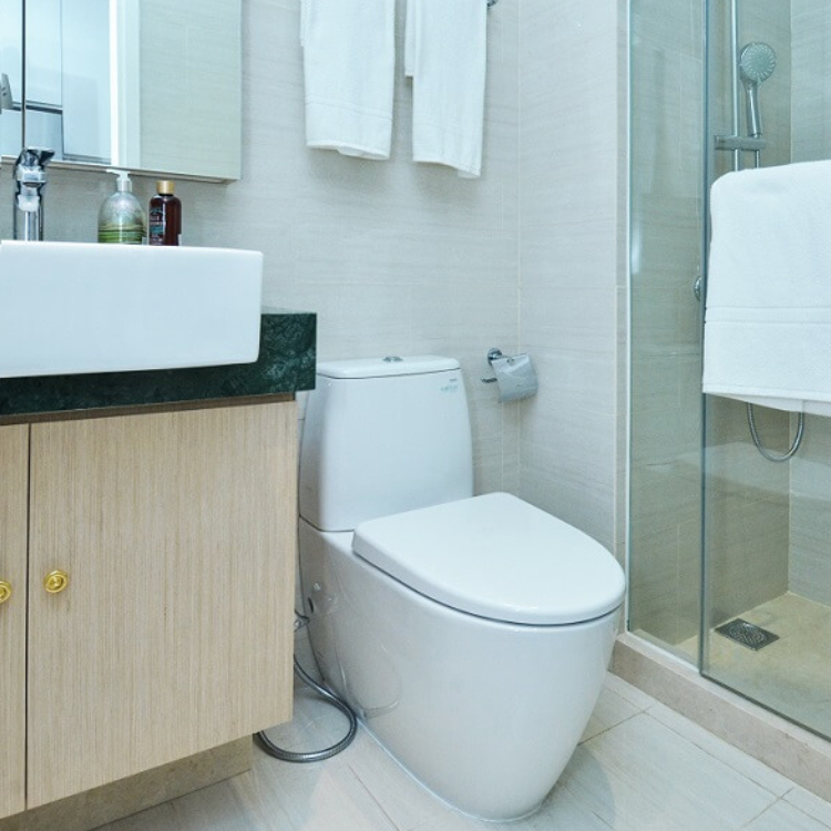 Executive_Suite_Bathroom